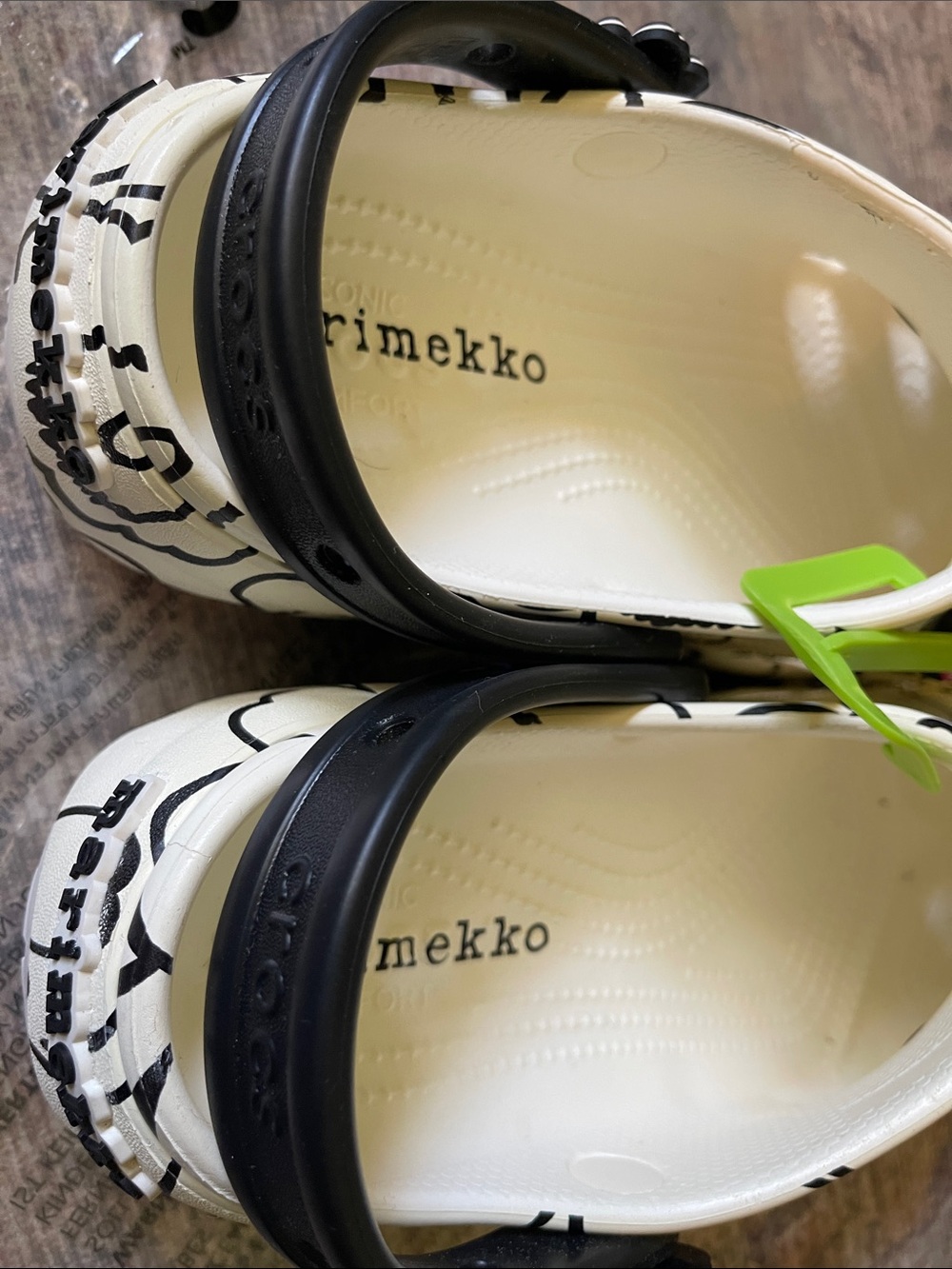 CROCS Marimekko White Clogs with Multicolor Floral Accents NWT - Picture 2 of 7